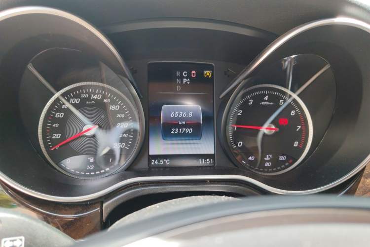 Used Mercedes-Benz V-Class 2016 V 260 L Prestige Extended Edition Instrument Cluster