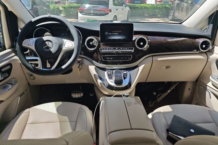 Used Mercedes-Benz V-Class 2016 V 260 Prestige Edition Interior 2