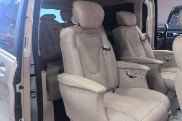Used Mercedes-Benz V-Class 2016 V 260 Prestige Edition Interior 4
