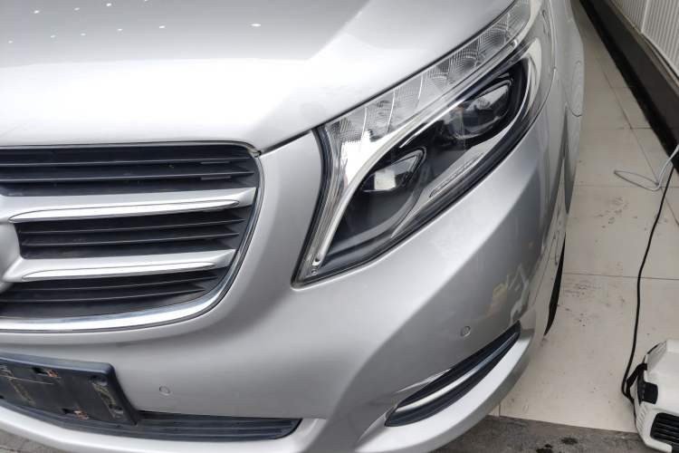 Used Mercedes-Benz V-Class 2016 V 260 L Prestige Extended Edition Left Front Headlight