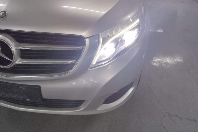 Used Mercedes-Benz V-Class 2016 V 260 Avantgarde Edition Left Front Headlight