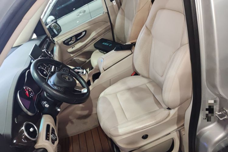 Used Mercedes-Benz V-Class 2016 V 260 Prestige Edition Left Front Seat