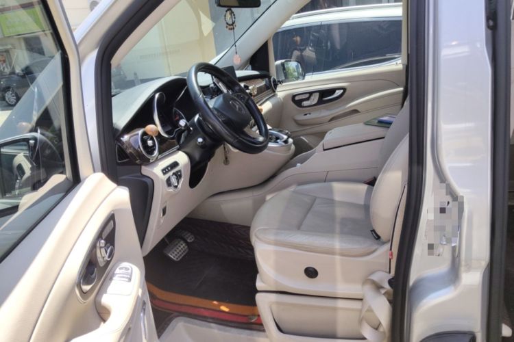 Used Mercedes-Benz V-Class 2016 V 260 L Prestige Extended Edition Left Front Seat