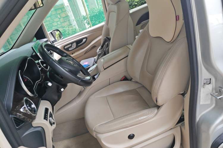 Used Mercedes-Benz V-Class 2016 V 260 Prestige Edition Left Front Seat