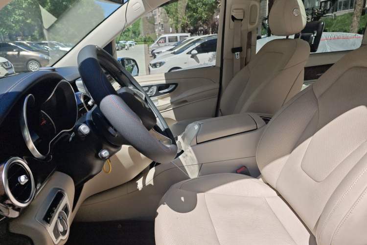 Used Mercedes-Benz V-Class 2016 V 260 Prestige Edition Left Front Seat