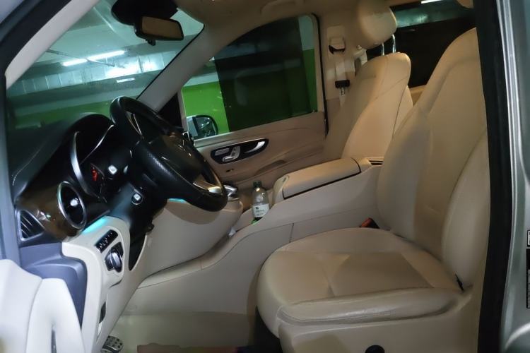 Used Mercedes-Benz V-Class 2016 V 260 Prestige Edition Left Front Seat