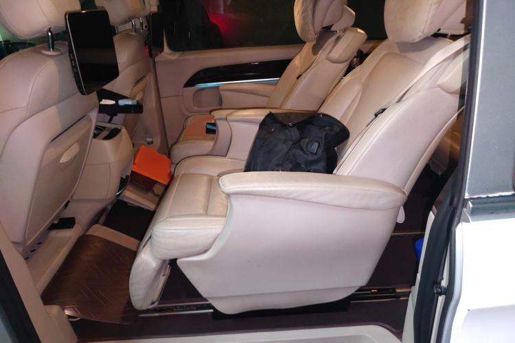 Used Mercedes-Benz V-Class 2016 V 260 Prestige Edition Left Rear Seat