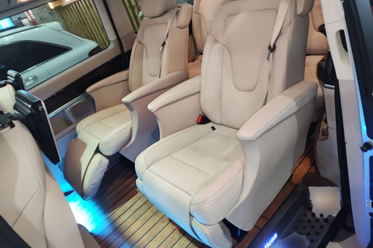 Used Mercedes-Benz V-Class 2016 V 260 Prestige Edition Left Rear Seat