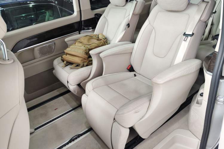 Used Mercedes-Benz V-Class 2016 V 260 L Prestige Extended Edition Left Rear Seat