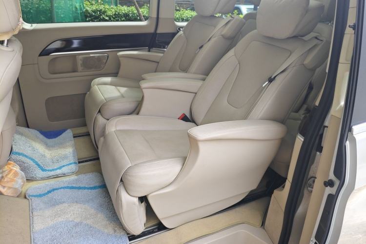 Used Mercedes-Benz V-Class 2016 V 260 Prestige Edition Left Rear Seat