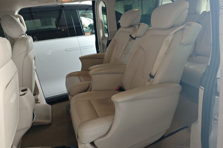 Used Mercedes-Benz V-Class 2016 V 260 L Prestige Extended Edition Left Rear Seat