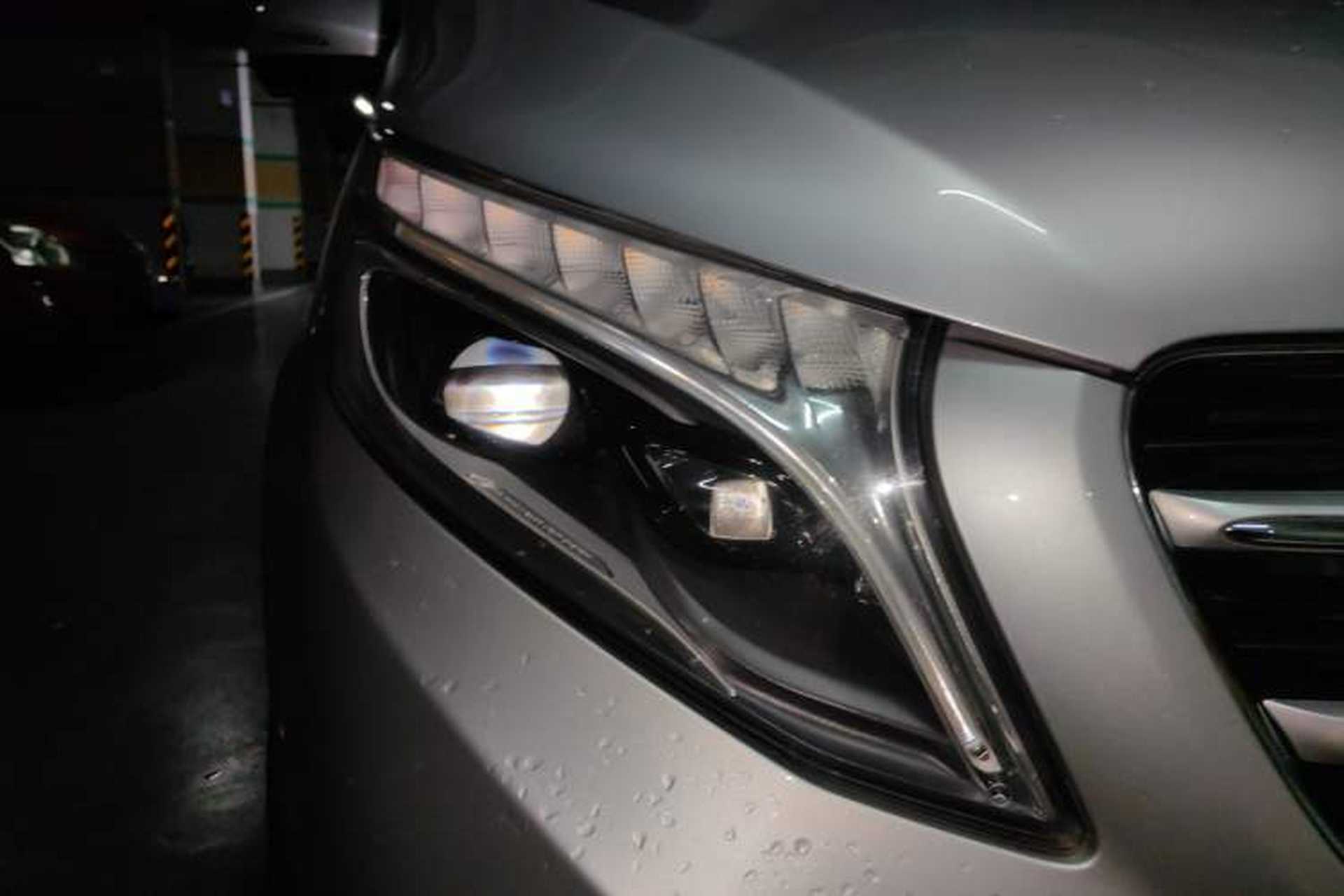 Used Mercedes-Benz V-Class 2016 V 260 L Prestige Extended Edition Right Front Headlight
