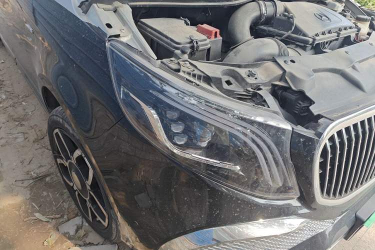 Used Mercedes-Benz V-Class 2016 V 260 Prestige Edition Right Front Headlight