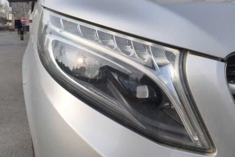 Used Mercedes-Benz V-Class 2016 V 260 L Prestige Extended Edition Right Front Headlight