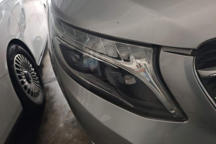 Used Mercedes-Benz V-Class 2016 V 260 L Prestige Extended Edition Right Front Headlight