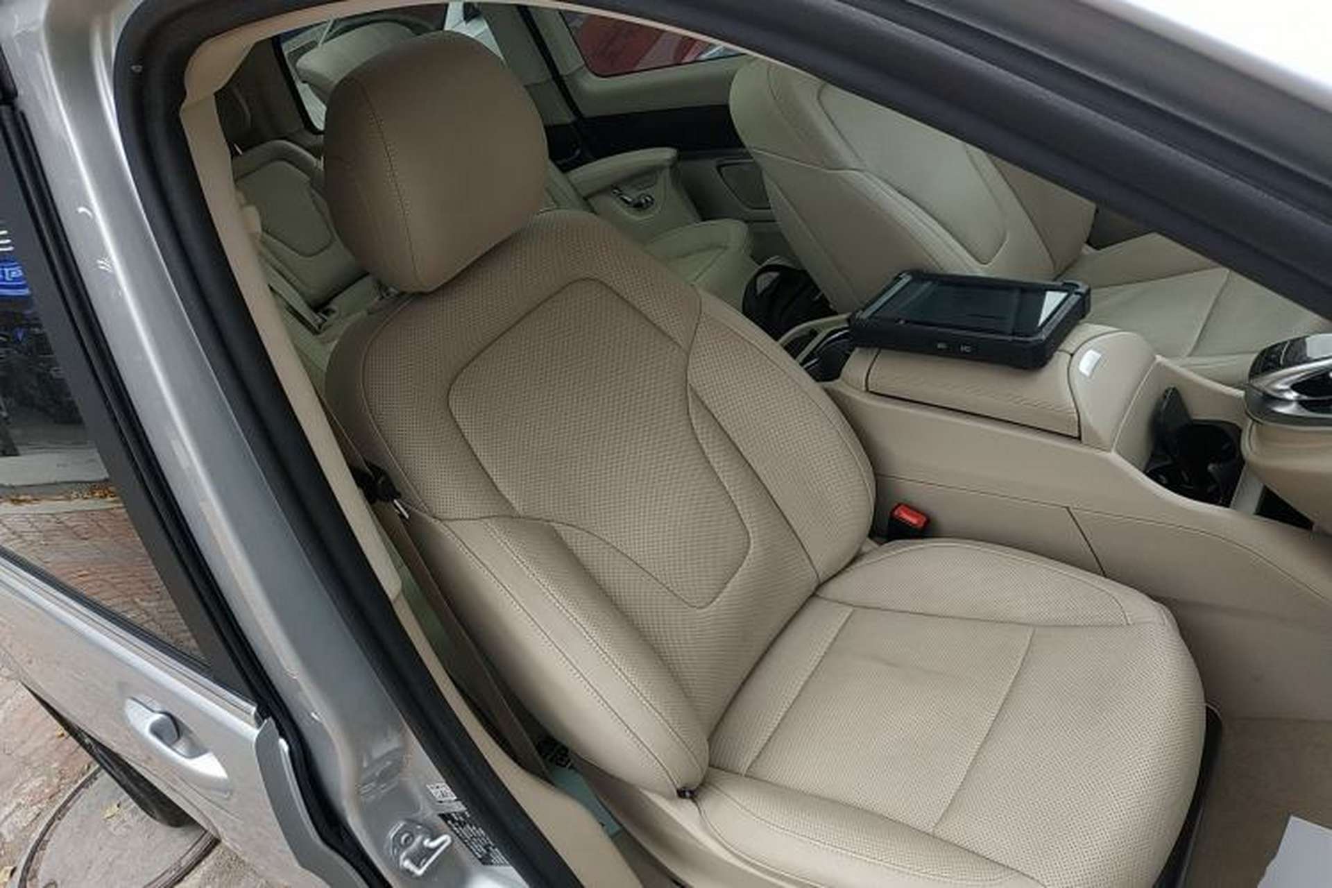 Used Mercedes-Benz V-Class 2016 V 260 L Prestige Extended Edition Right Front Seat