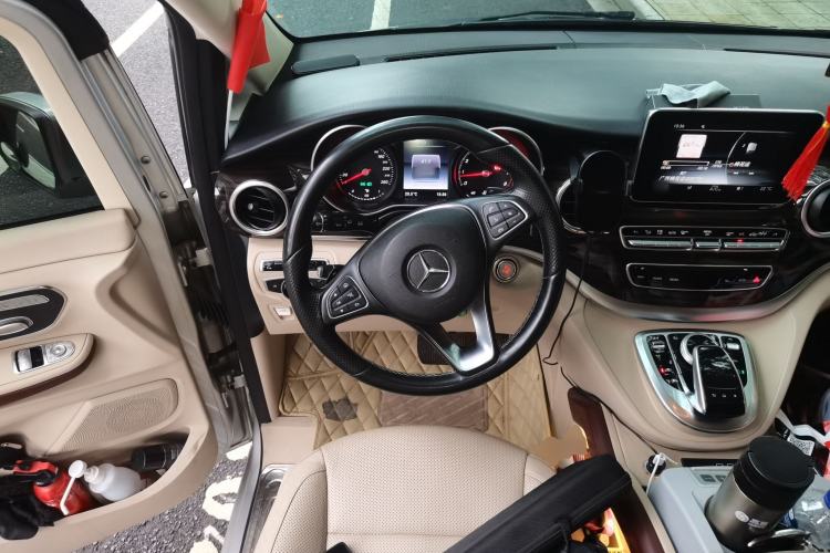 Used Mercedes-Benz V-Class 2016 V 260 Avantgarde Edition Steering Wheel