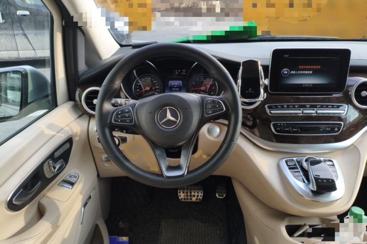 Used Mercedes-Benz V-Class 2016 V 260 L Prestige Extended Edition Steering Wheel