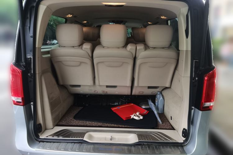 Used Mercedes-Benz V-Class 2016 V 260 Avantgarde Edition Trunk