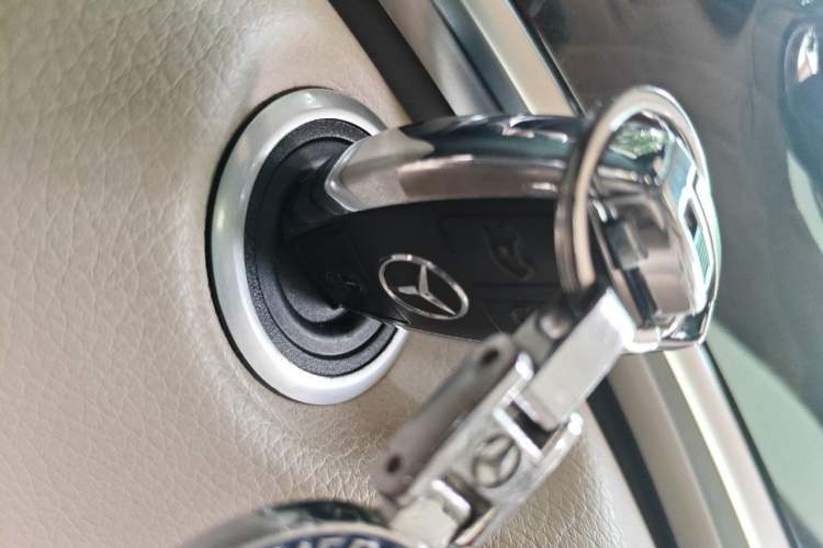 Used Mercedes-Benz V-Class 2016 V 260 Prestige Edition Vehicle Key