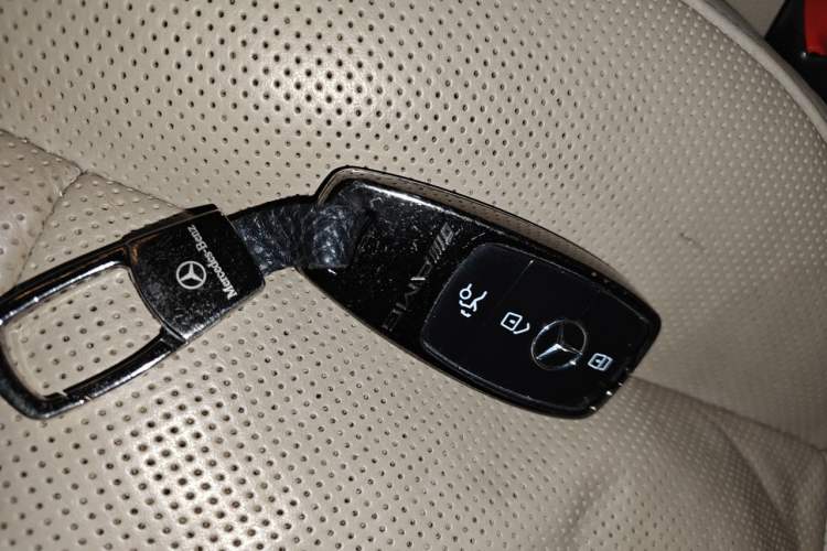 Used Mercedes-Benz V-Class 2016 V 260 Prestige Edition Vehicle Key