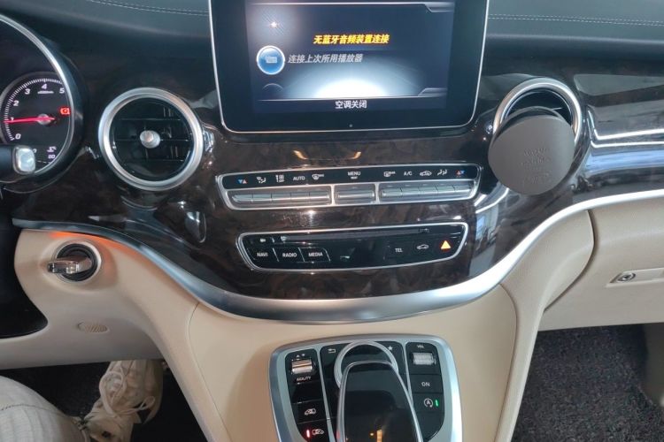 Used Mercedes-Benz V-Class 2016 V 260 L Prestige Extended Edition Audio And AC Panel