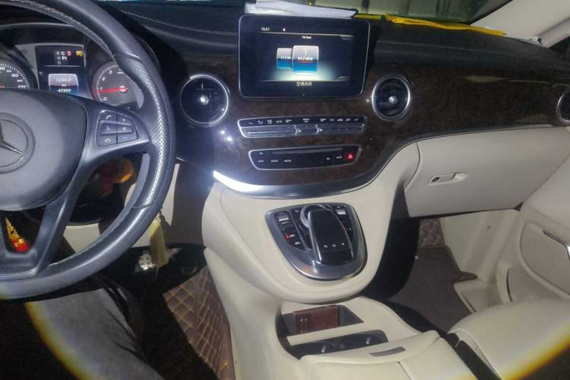 Used Mercedes-Benz V-Class 2016 V 260 L Prestige Extended Edition Audio And AC Panel
