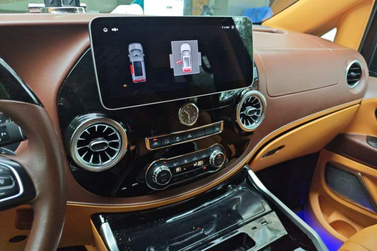 Used Mercedes-Benz V-Class  Audio And AC Panel