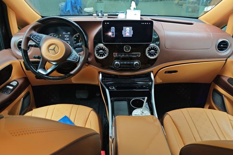 Used Mercedes-Benz V-Class  Center Console