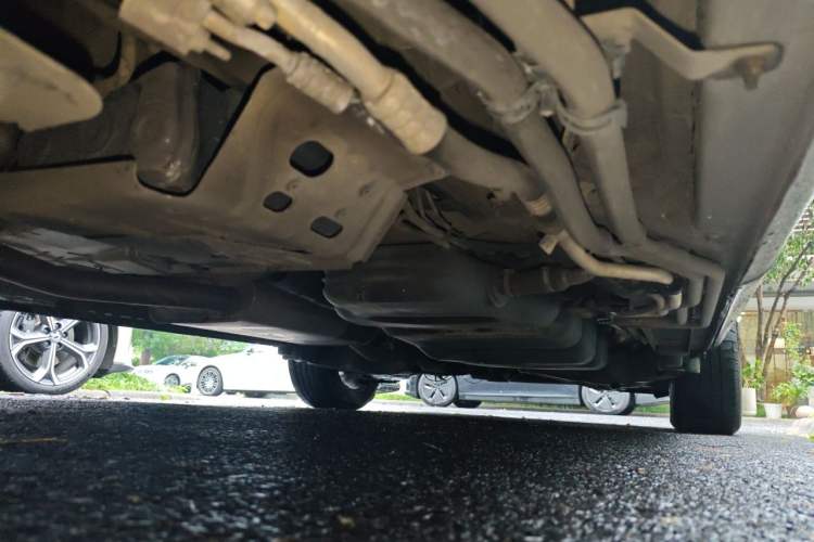 Used Mercedes-Benz V-Class  Chassis Front Left