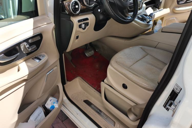 Used Mercedes-Benz V-Class 2016 V 260 L Prestige Extended Edition Driver Seat