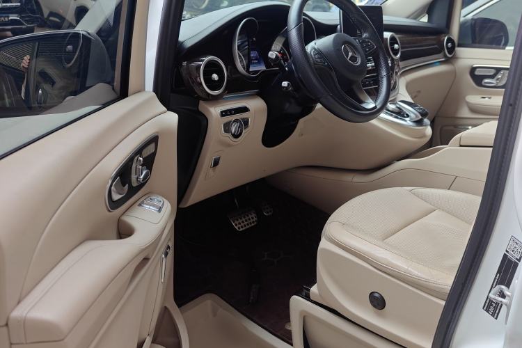 Used Mercedes-Benz V-Class 2016 V 260 Prestige Edition Driver Seat