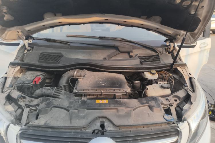 Used Mercedes-Benz V-Class 2016 V 260 Avantgarde Edition Engine Bay