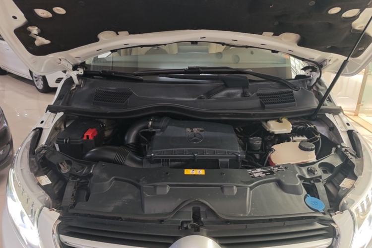 Used Mercedes-Benz V-Class 2016 V 260 Avantgarde Edition Engine Bay