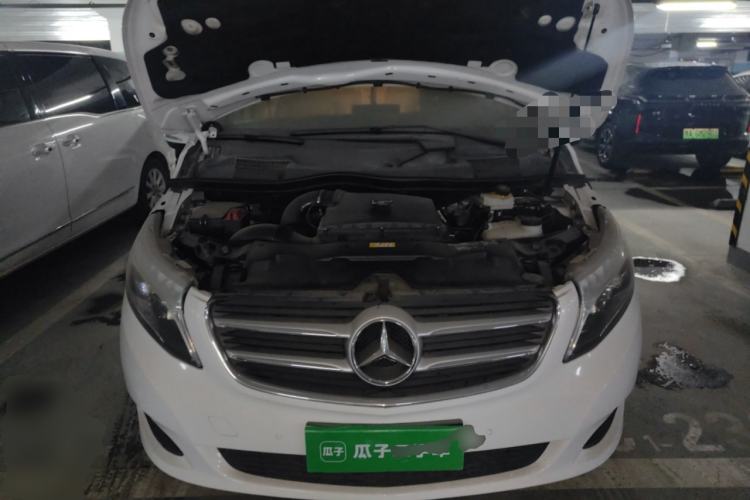 Used Mercedes-Benz V-Class 2016 V 260 Avantgarde Edition Engine Bay
