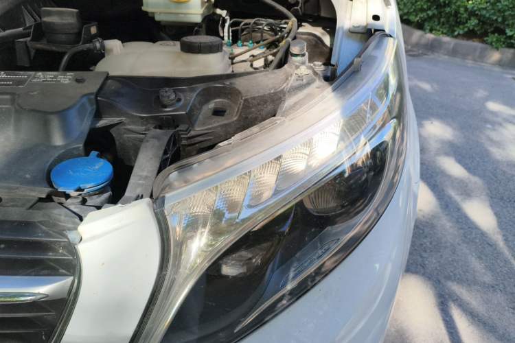 Used Mercedes-Benz V-Class 2016 V 260 L Prestige Extended Edition Engine Bay Left