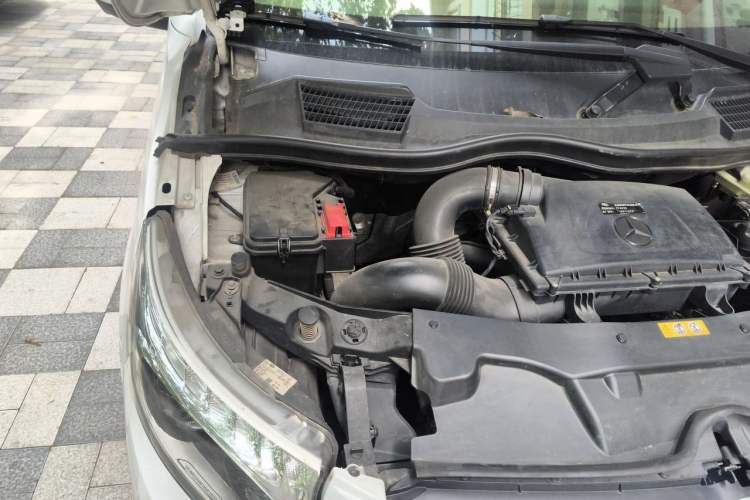 Used Mercedes-Benz V-Class 2016 V 260 L Prestige Extended Edition Engine Bay Right