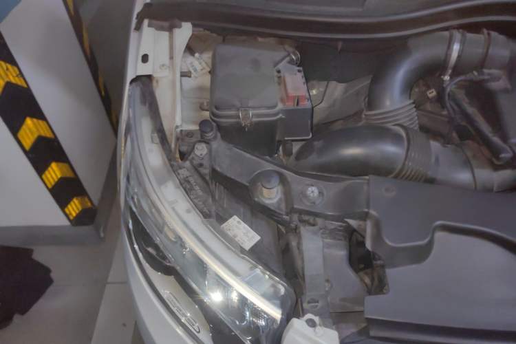 Used Mercedes-Benz V-Class 2016 V 260 Prestige Edition Engine Bay Right