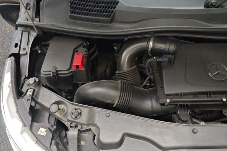 Used Mercedes-Benz V-Class  Engine Bay Right