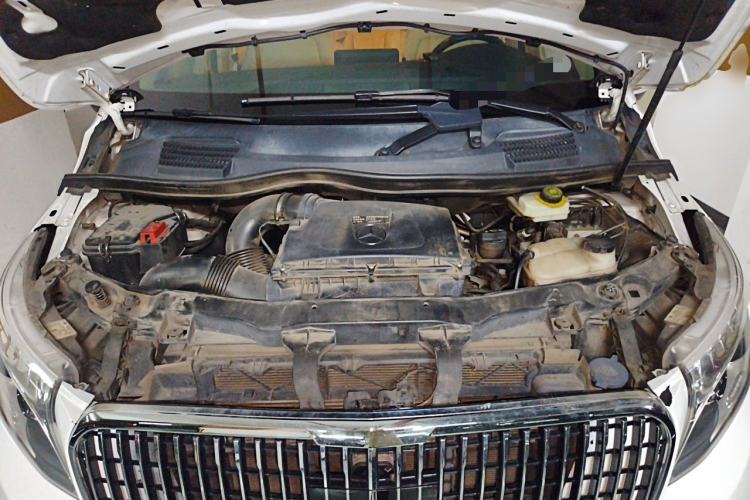Used Mercedes-Benz V-Class 2016 V 260 L Prestige Extended Edition Engine Bay