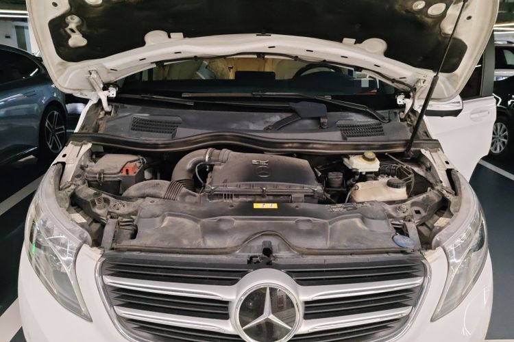 Used Mercedes-Benz V-Class 2016 V 260 L Prestige Extended Edition Engine Bay
