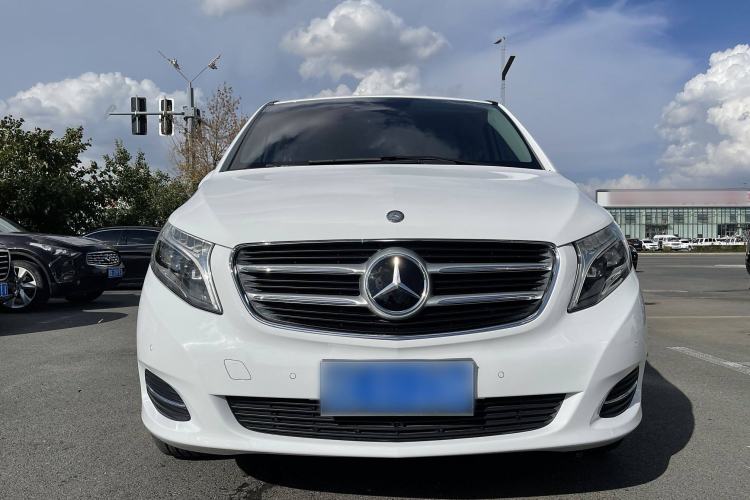 Used Mercedes-Benz V-Class 2016 V 260 Avantgarde Edition Exterior 1