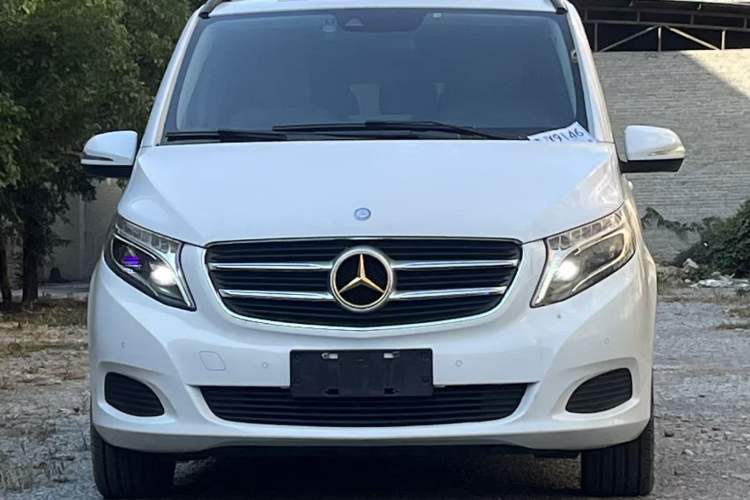 Used Mercedes-Benz V-Class 2016 V 260 Avantgarde Edition Exterior 1