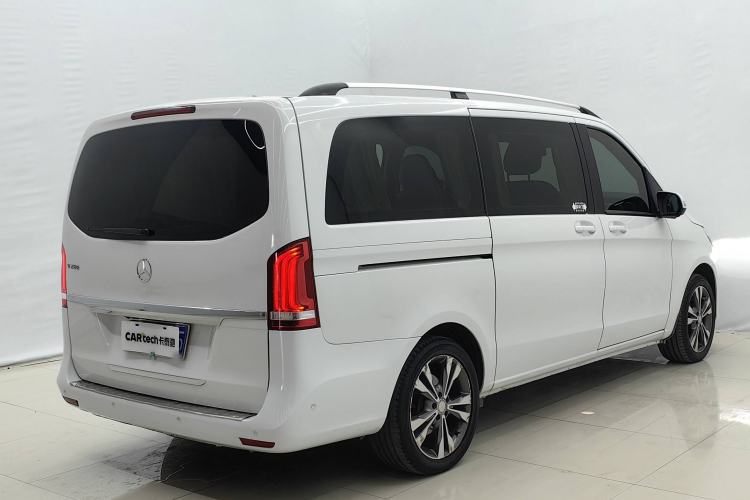 Used Mercedes-Benz V-Class 2016 V 260 Avantgarde Edition Exterior 4