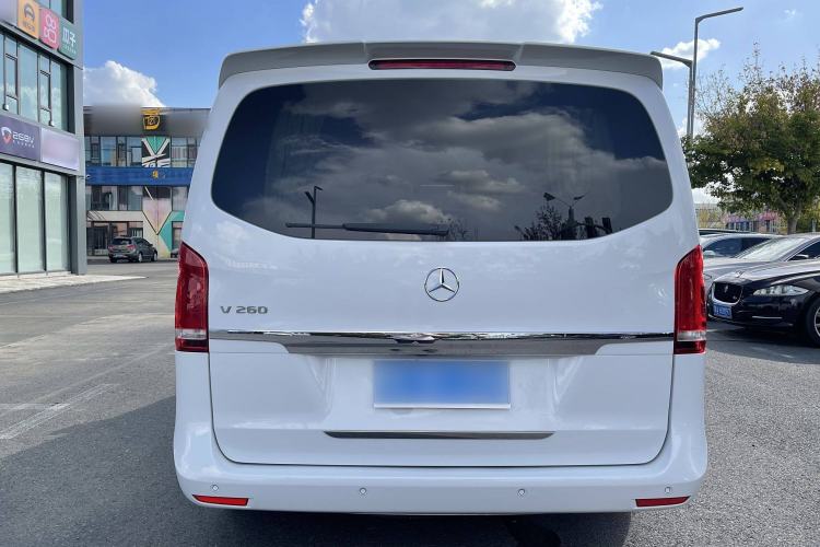 Used Mercedes-Benz V-Class 2016 V 260 Avantgarde Edition Exterior 4