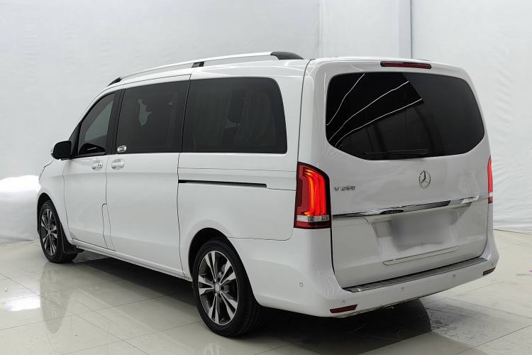 Used Mercedes-Benz V-Class 2016 V 260 Avantgarde Edition Exterior 5