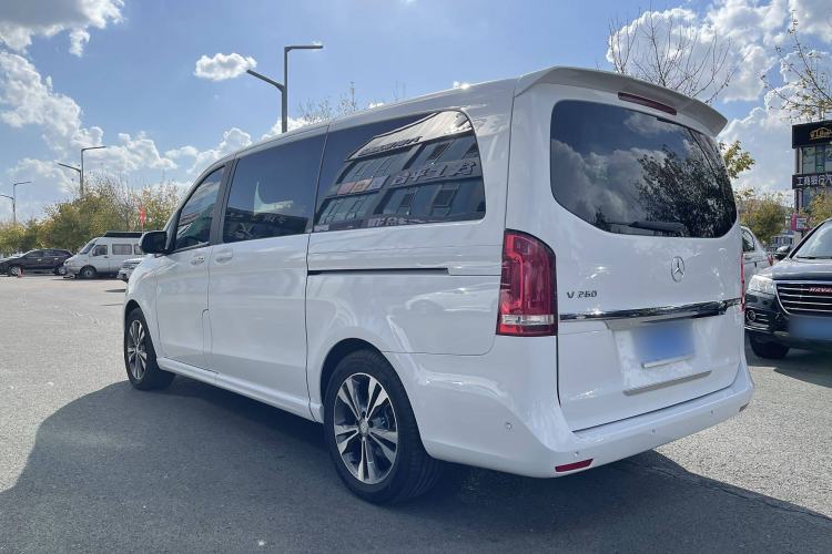 Used Mercedes-Benz V-Class 2016 V 260 Avantgarde Edition Exterior 5