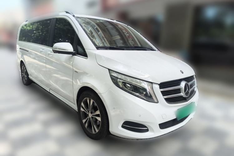 Used Mercedes-Benz V-Class 2016 V 260 L Prestige Extended Edition Front Right 45 Deg