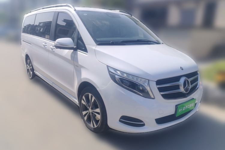 Used Mercedes-Benz V-Class 2016 V 260 Prestige Edition Front Right 45 Deg