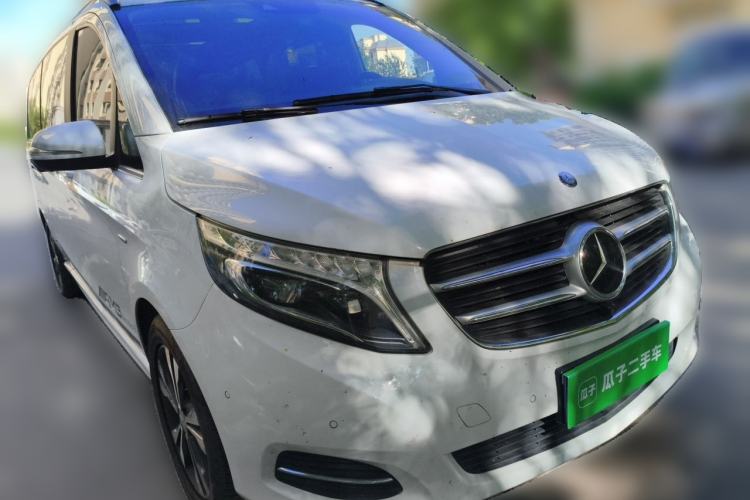 Used Mercedes-Benz V-Class 2016 V 260 L Prestige Extended Edition Front Right 45 Deg